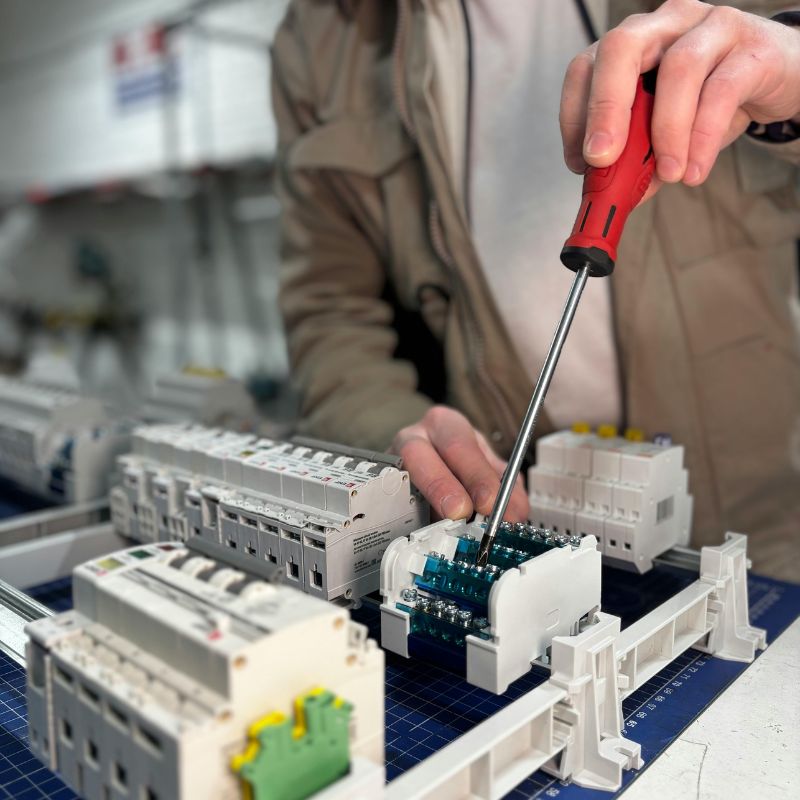 Imágen servicios eléctricos cardona